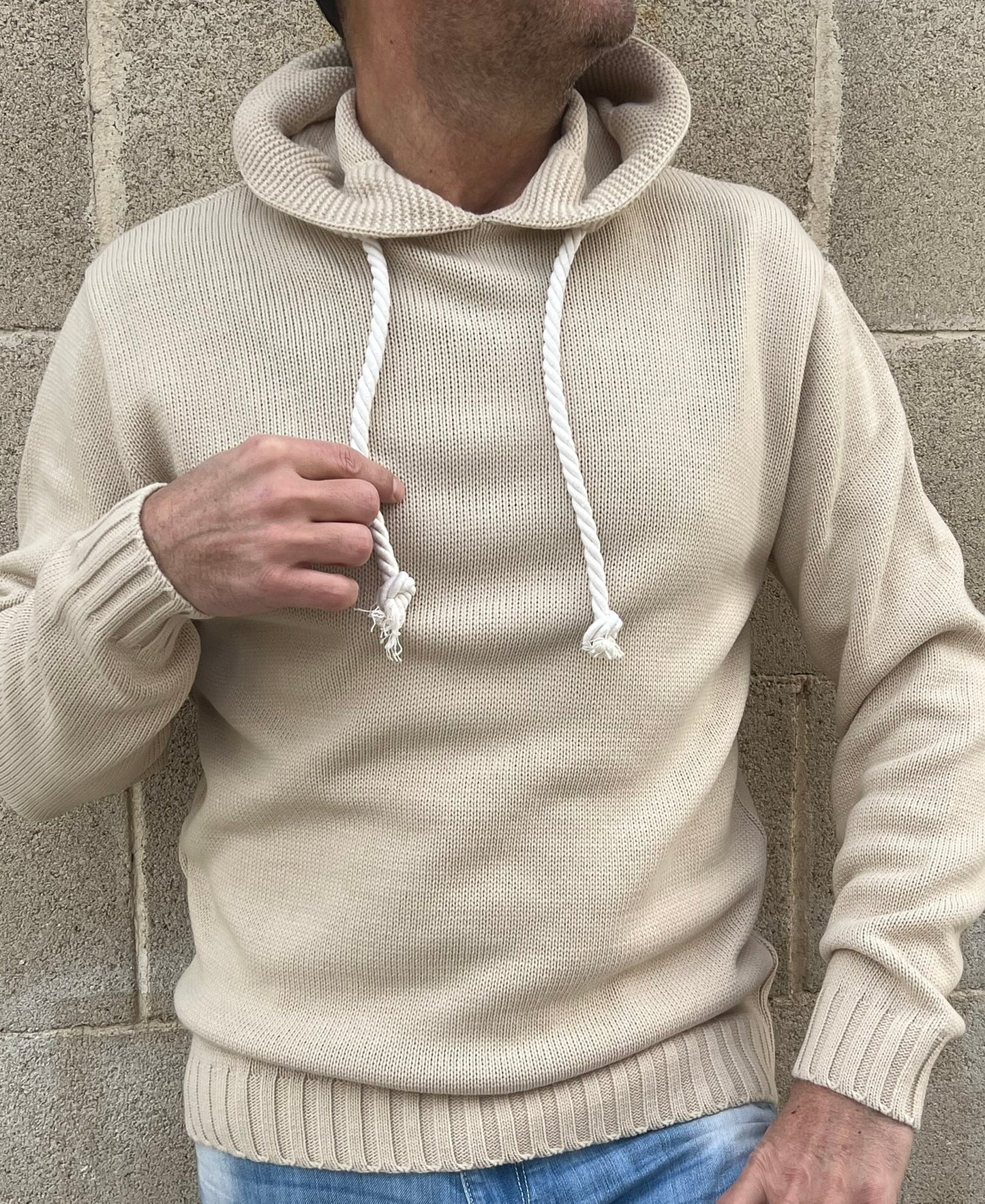 MAGLIA UOMO CON CAPPUCCIO E LACCI IN CORDA  MISTO LANA 100% MADE IN ITALY