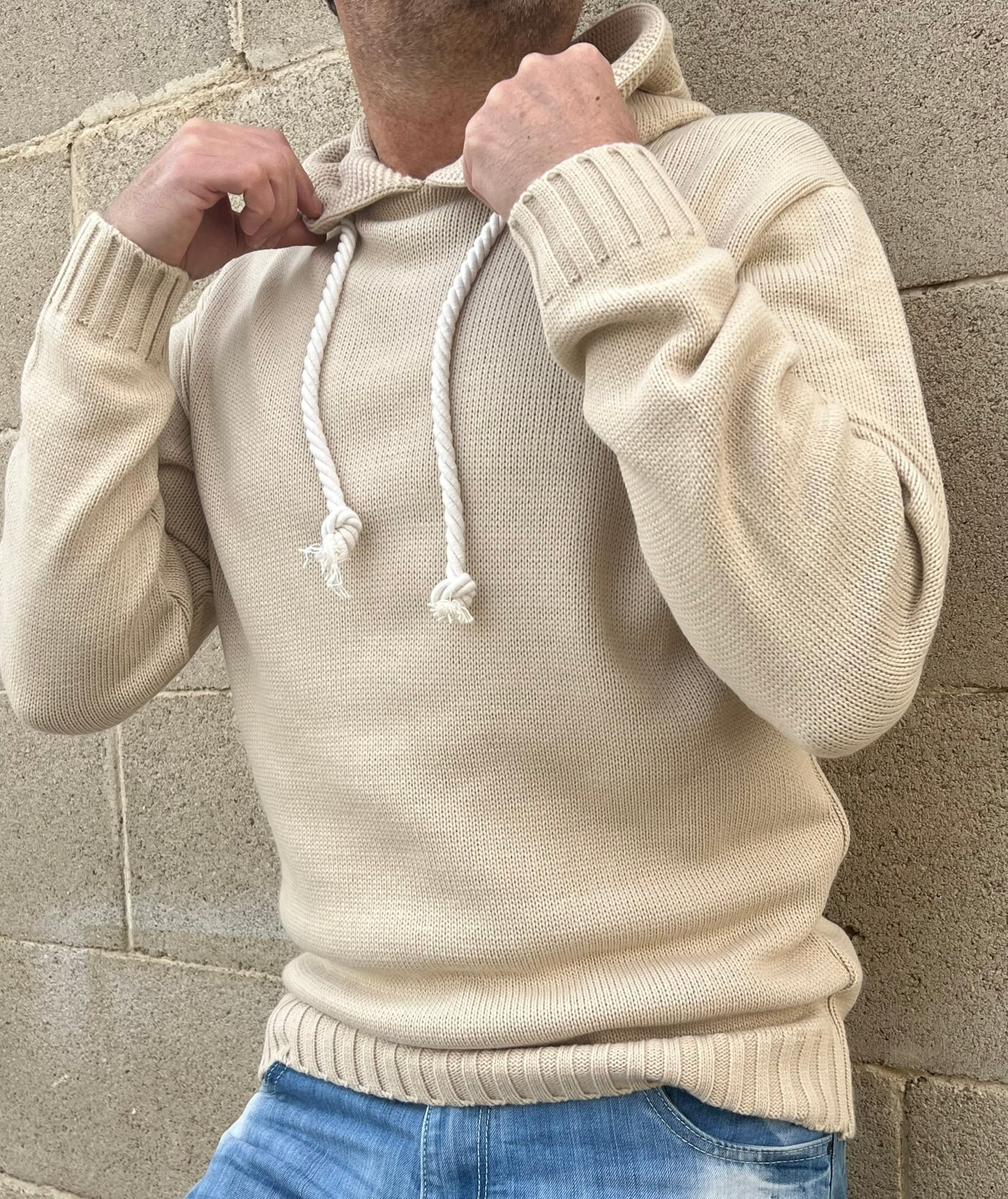 MAGLIA UOMO CON CAPPUCCIO E LACCI IN CORDA  MISTO LANA 100% MADE IN ITALY