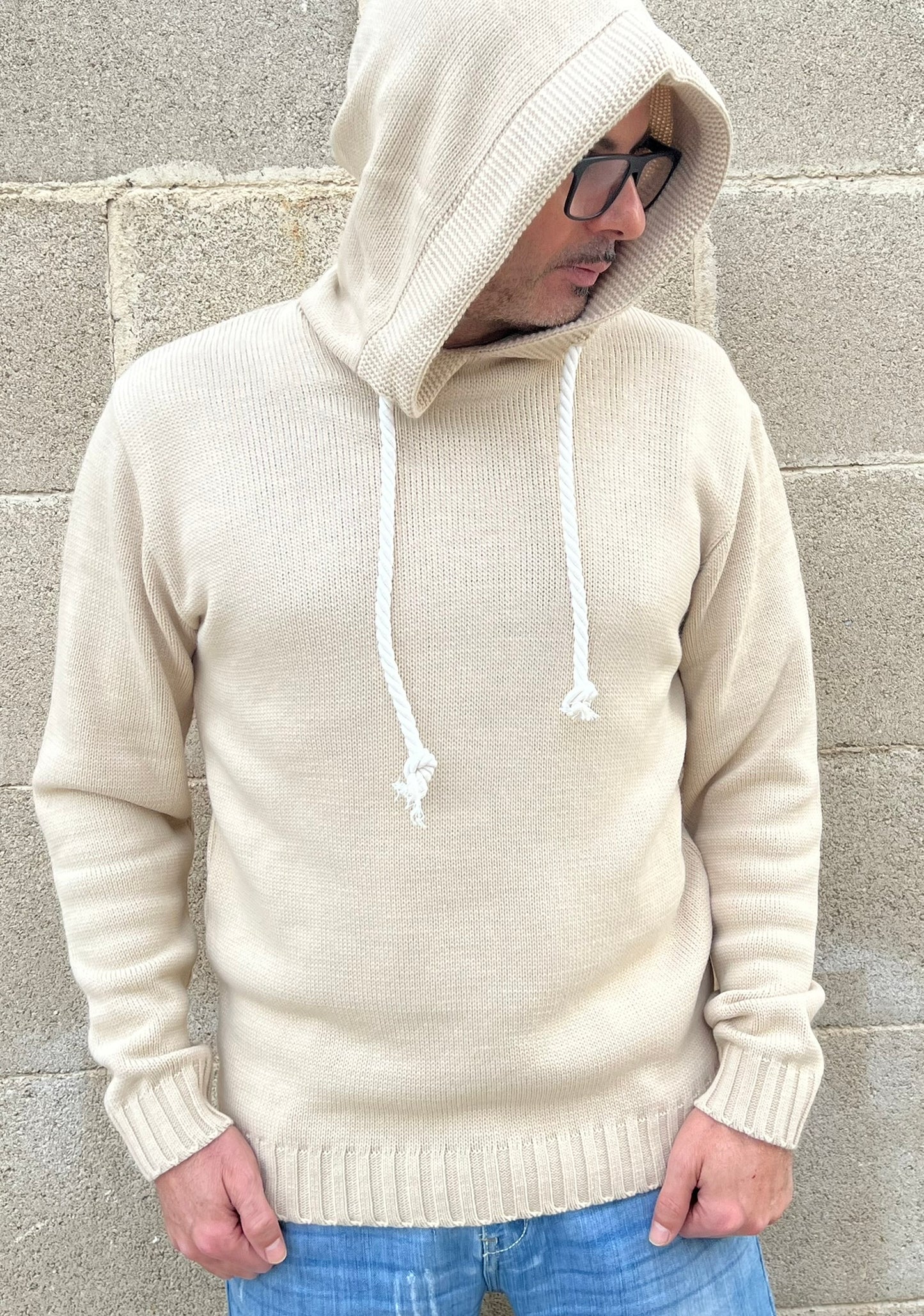 MAGLIA UOMO CON CAPPUCCIO E LACCI IN CORDA  MISTO LANA 100% MADE IN ITALY